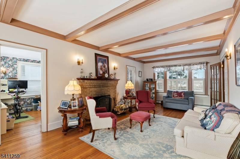 23 Pleasant Pl, Kearny Town, NJ 07032