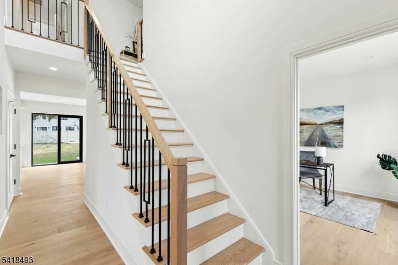 32 Garibaldi St, Bernardsville Boro, NJ 07924