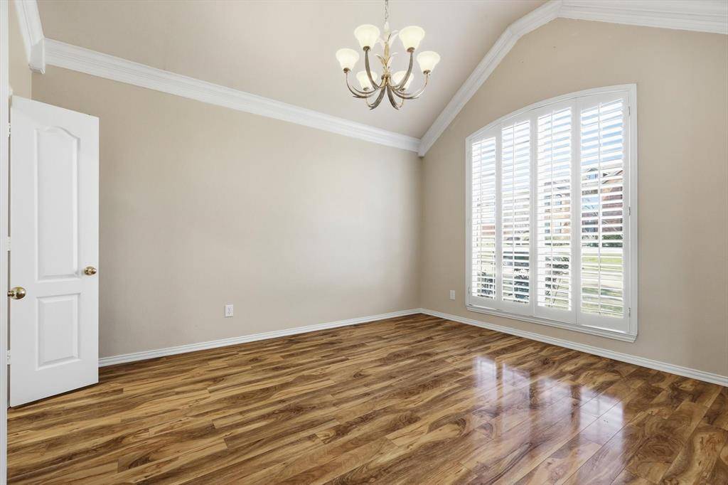 1052 E Seminole Trail, Carrollton, TX 75007