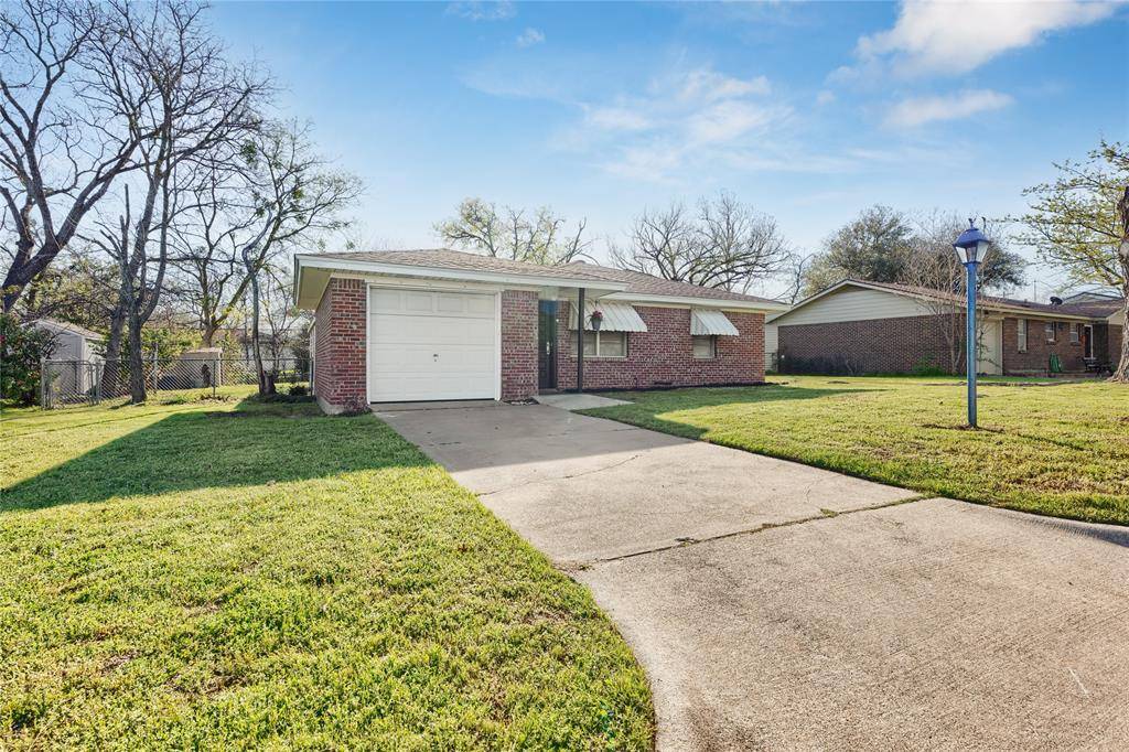 407 Glenn Drive, Weatherford, TX 76086