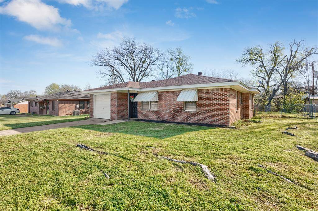 407 Glenn Drive, Weatherford, TX 76086