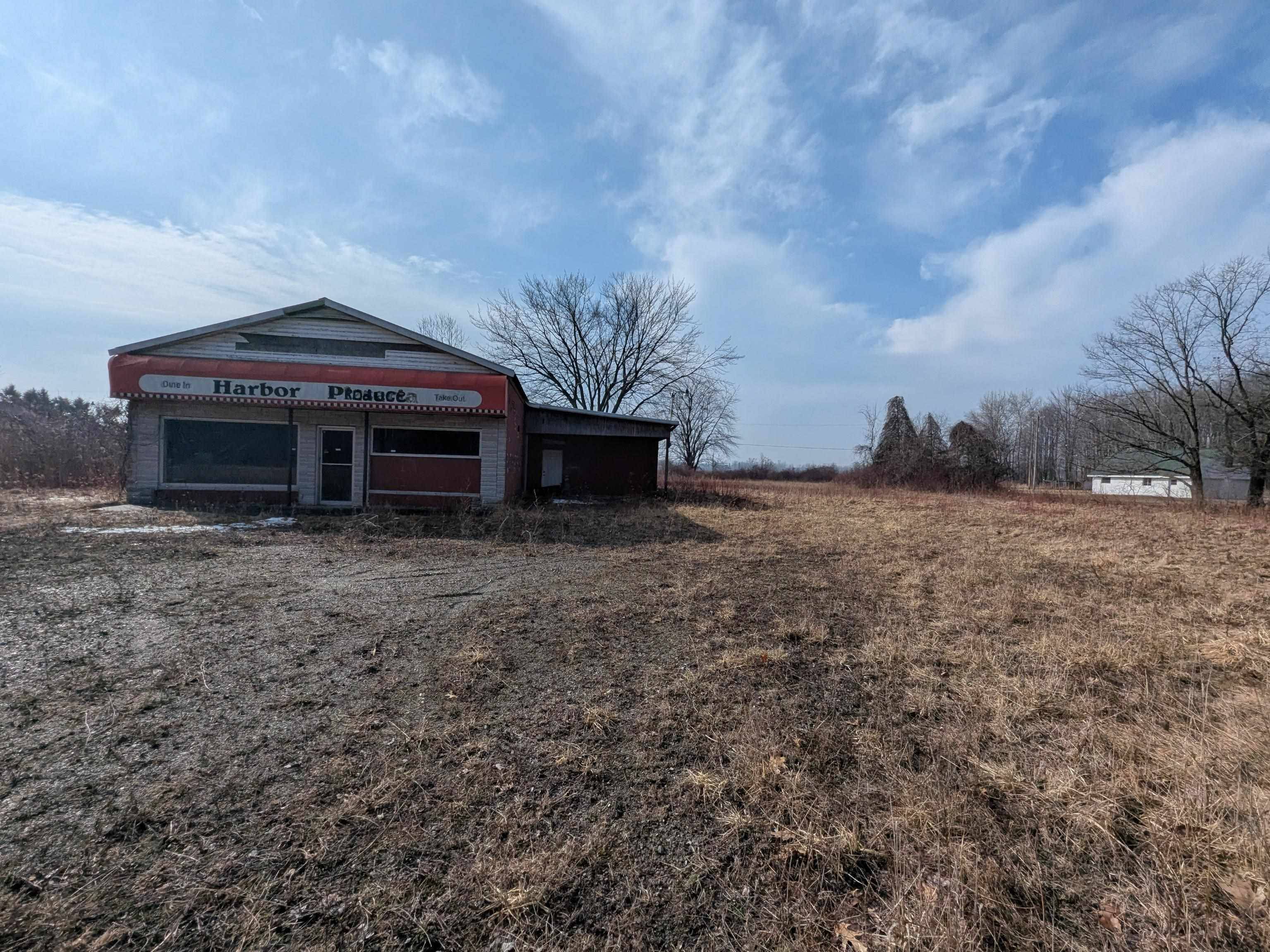 2416 E Huron RD, Au Gres Twp, MI 48703