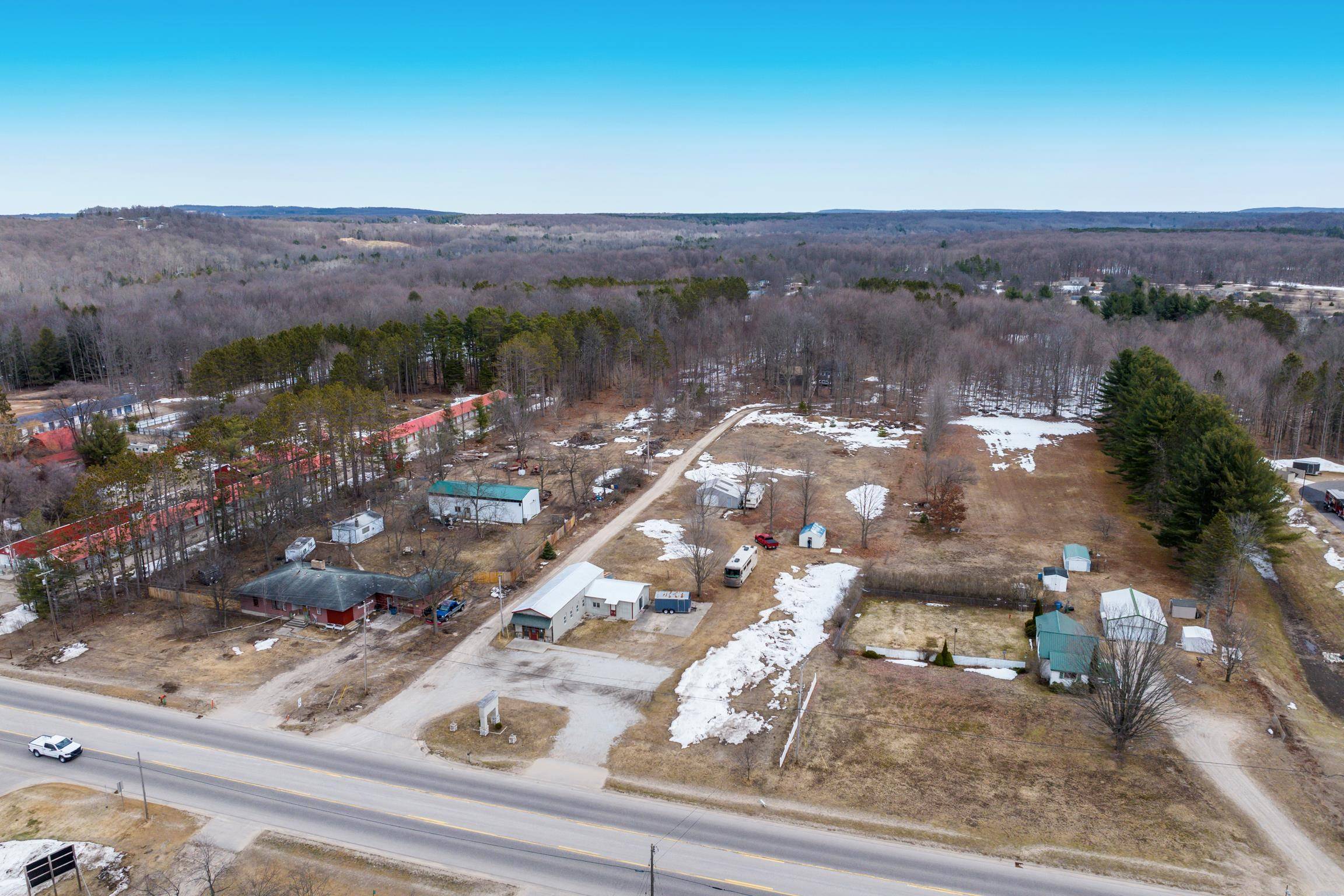 2601 Benzie HWY, Benzonia Twp, MI 49616