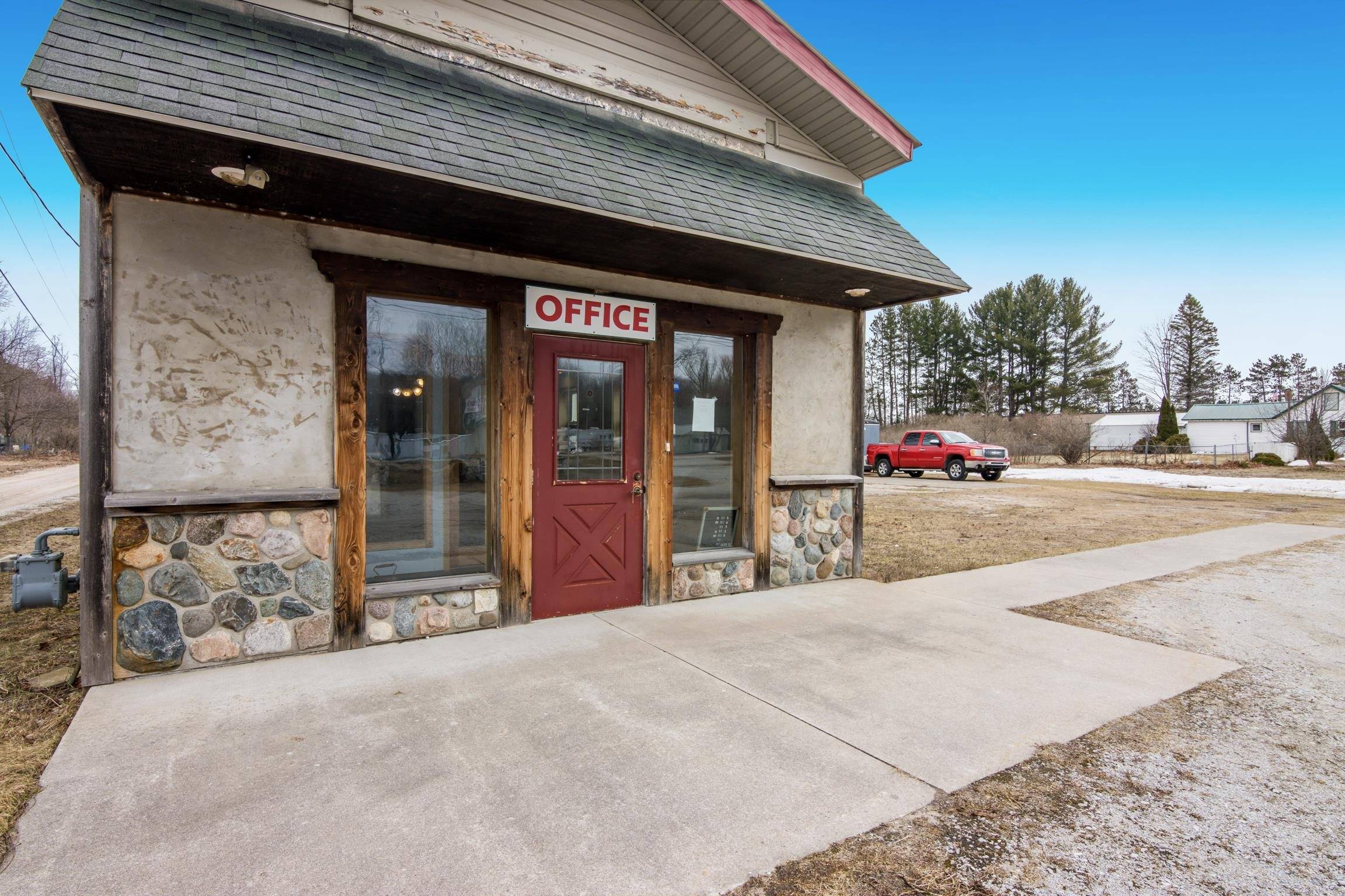 2601 Benzie HWY, Benzonia Twp, MI 49616
