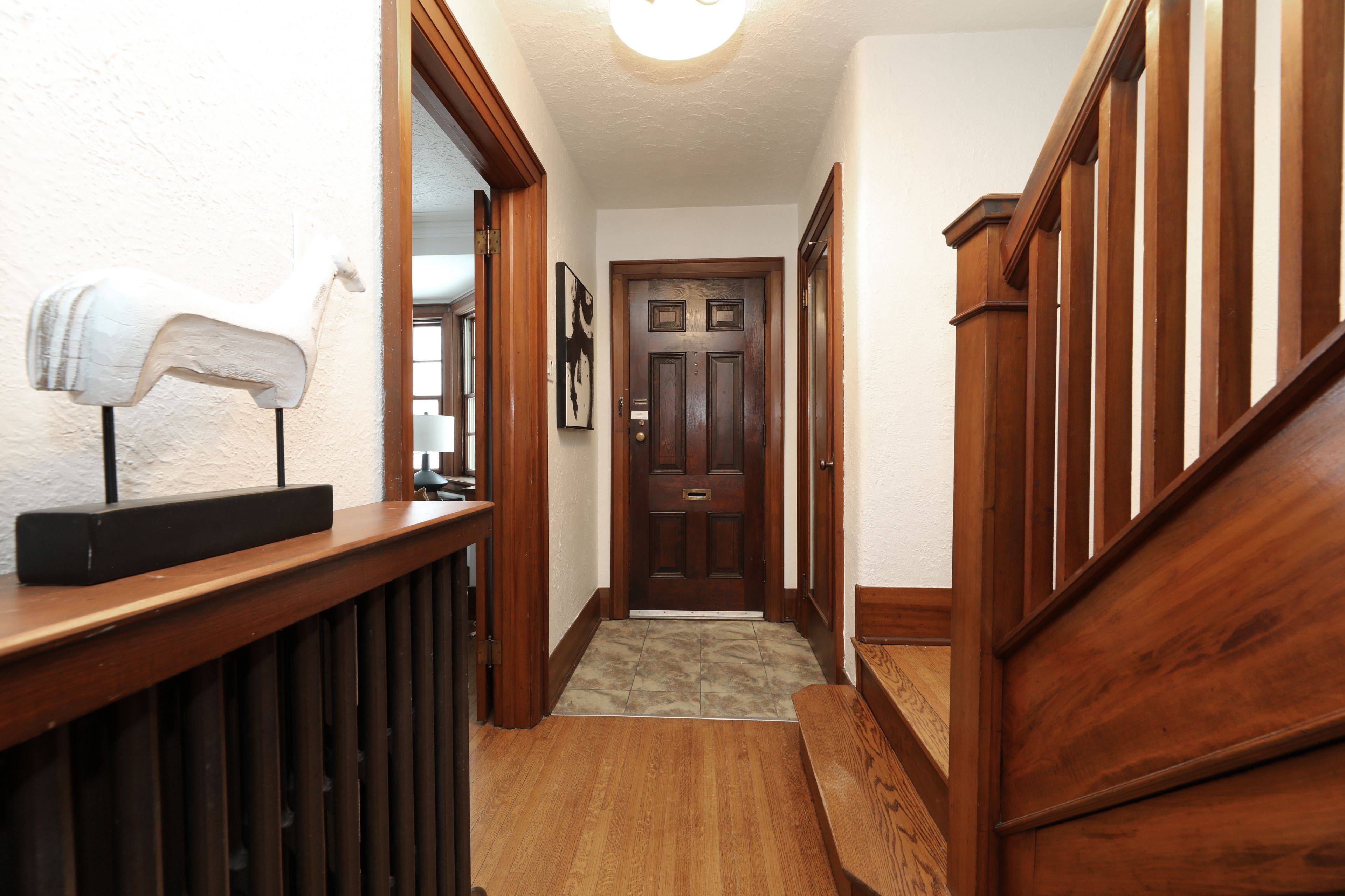 93 Donegall DR, Toronto C11, ON M4G 3G9