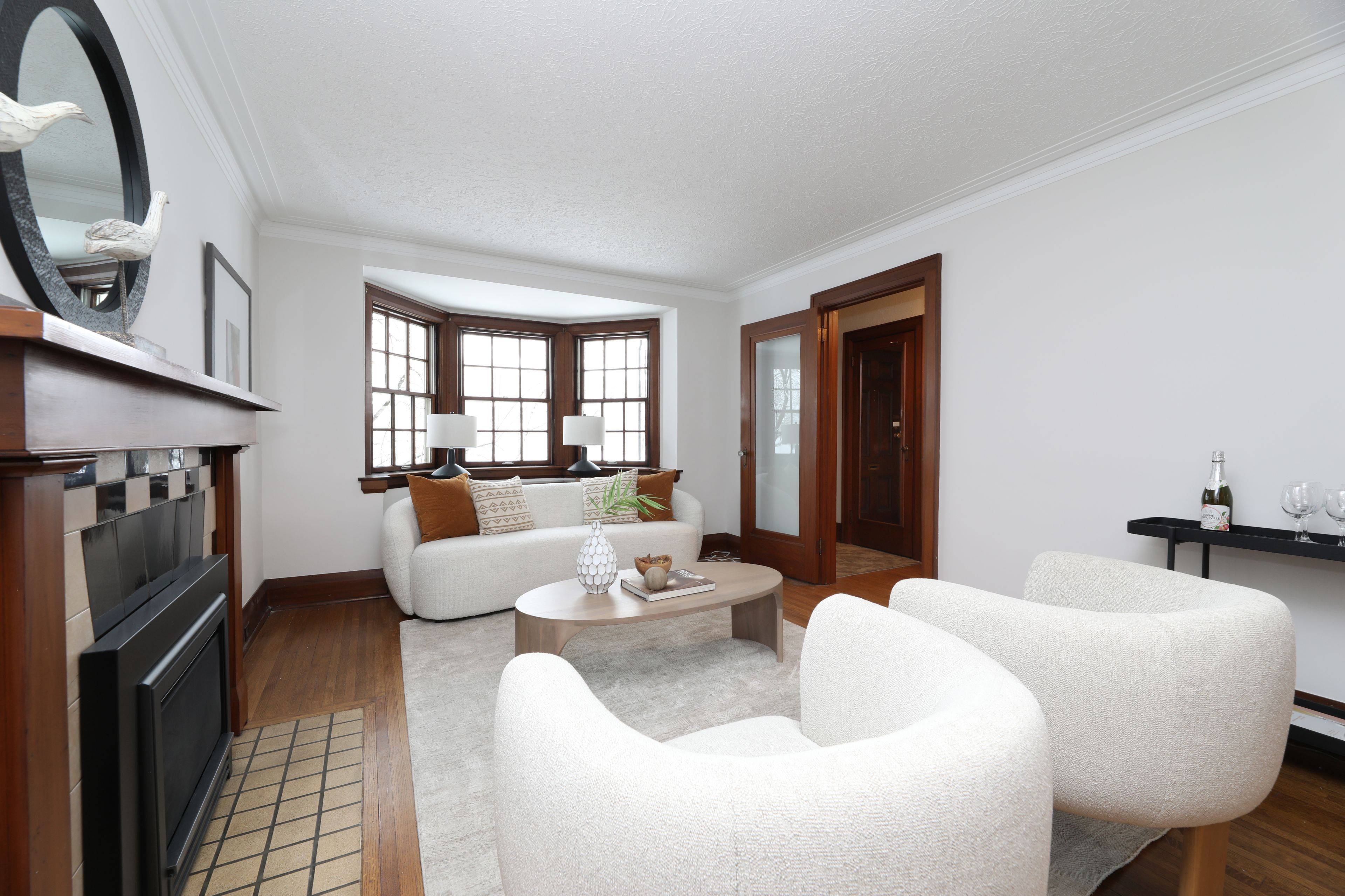 93 Donegall DR, Toronto C11, ON M4G 3G9