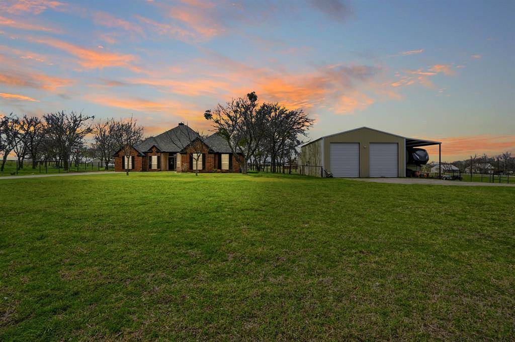329 Kincannon Lane, Rhome, TX 76078