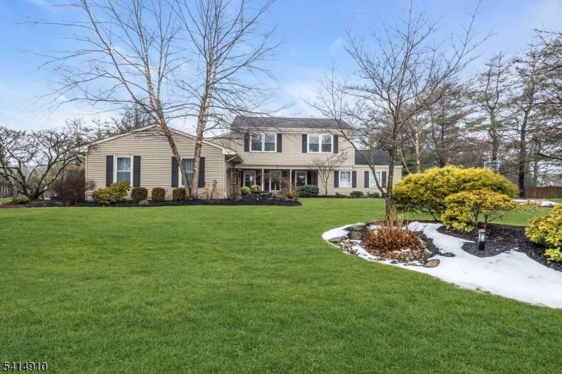 5 Walnut Grove Rd, Hillsborough Twp., NJ 08844