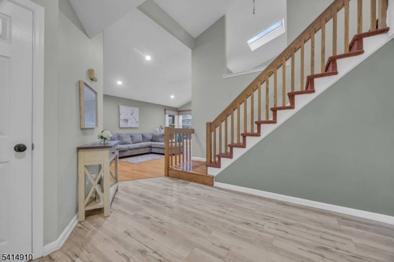 5 Walnut Grove Rd, Hillsborough Twp., NJ 08844