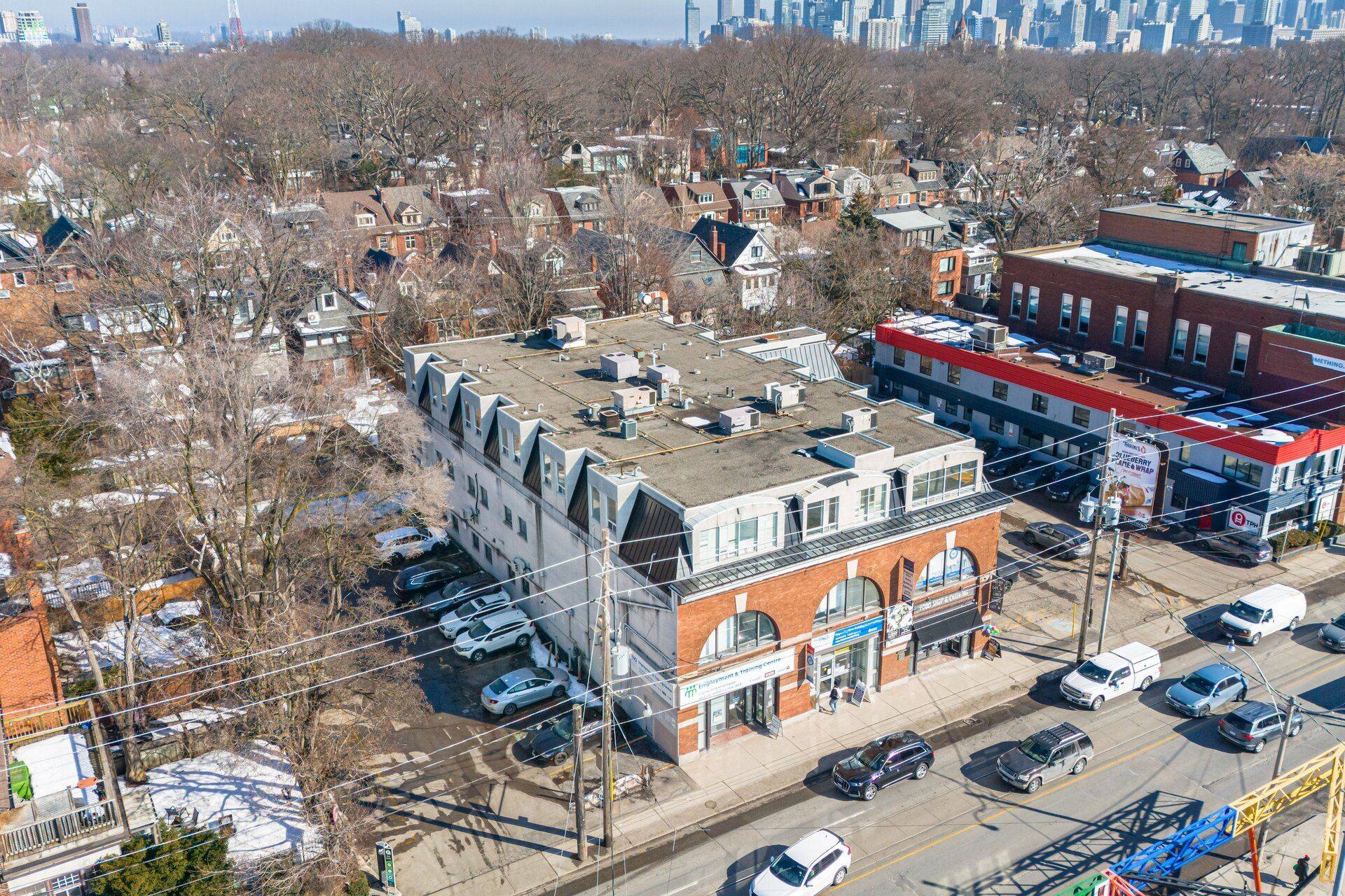 1415 Bathurst ST, Toronto C02, ON M5R 3H8