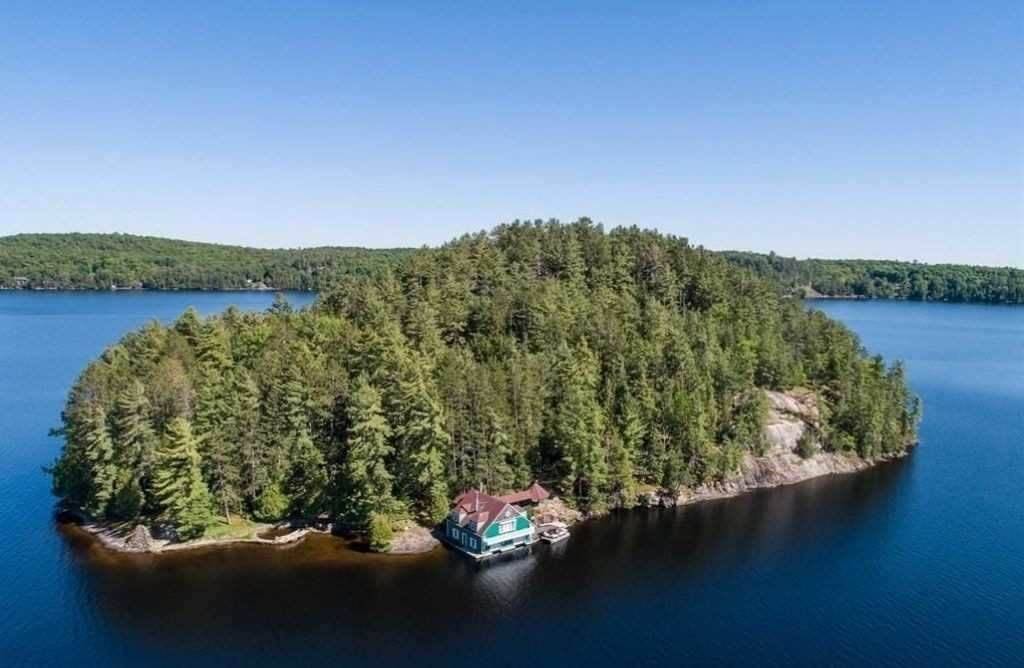 0 Crown Island IS, Huntsville, ON P0B 1L0