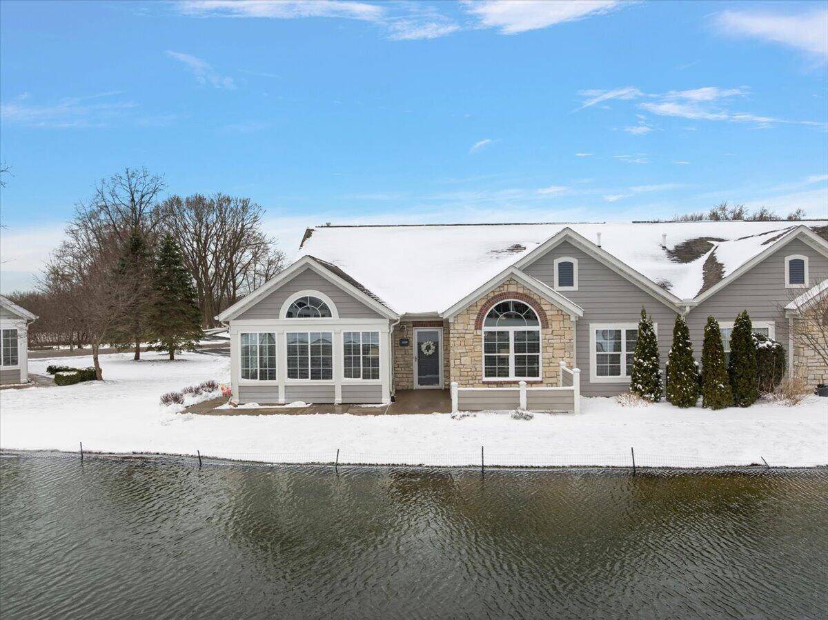 2859 Villa LN, Sodus Twp, MI 49022