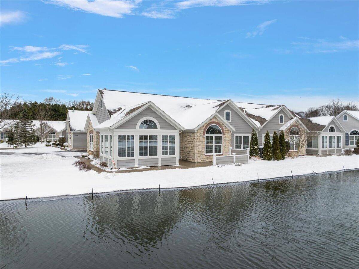 2859 Villa LN, Sodus Twp, MI 49022