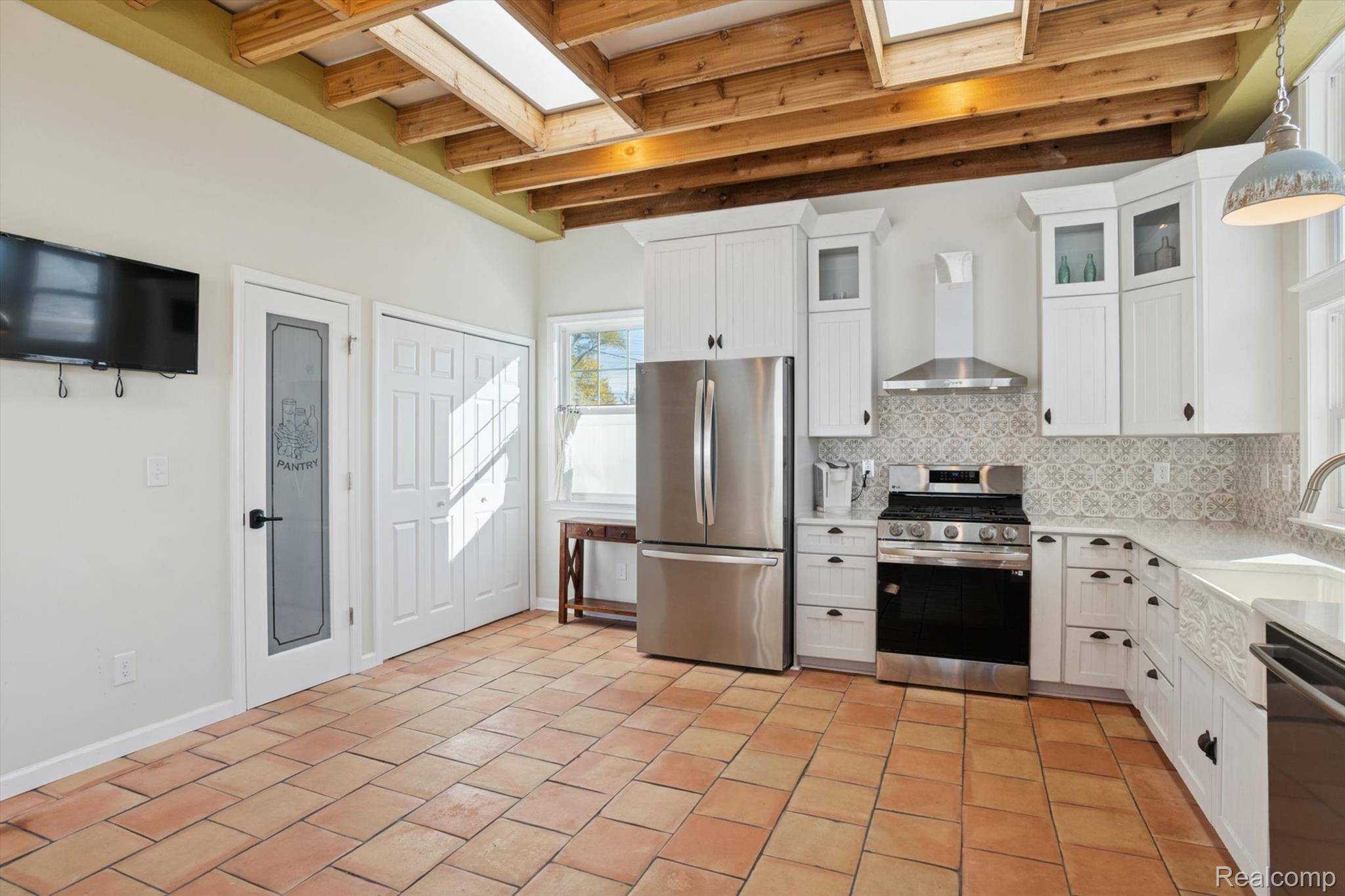 129 South ST, Belleville, MI 48111