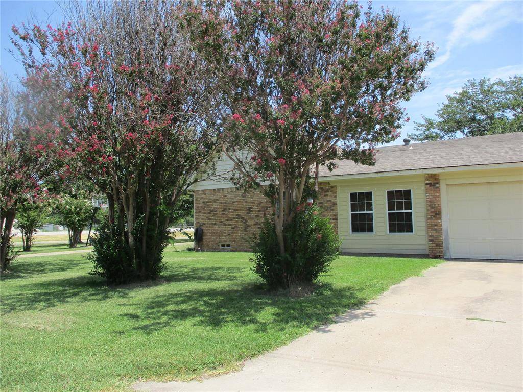 235 Industrial, Point, TX 75472