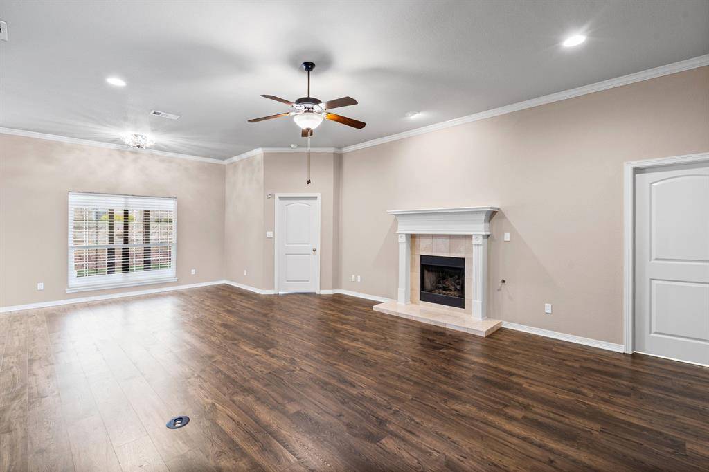 111 Crestway Drive #24, Cedar Hill, TX 75104