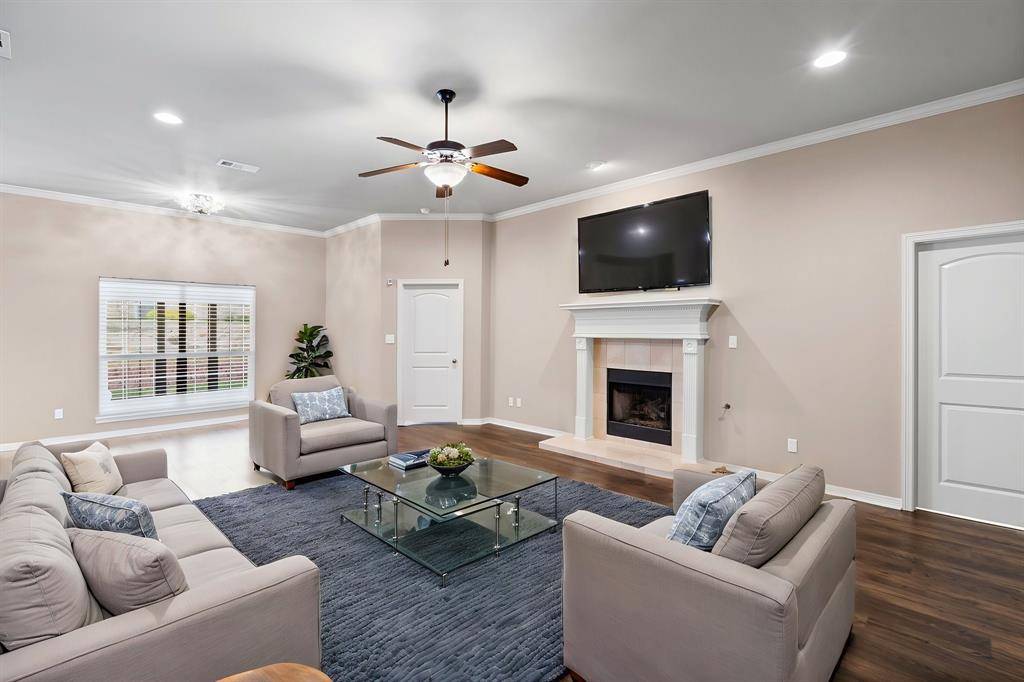 111 Crestway Drive #24, Cedar Hill, TX 75104