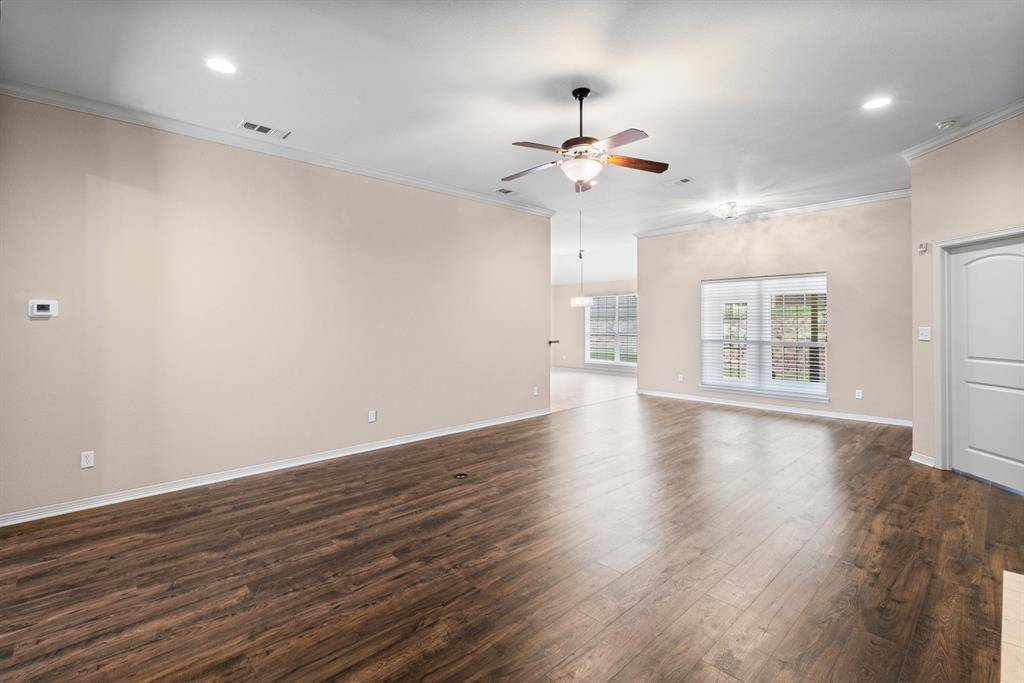 111 Crestway Drive #24, Cedar Hill, TX 75104