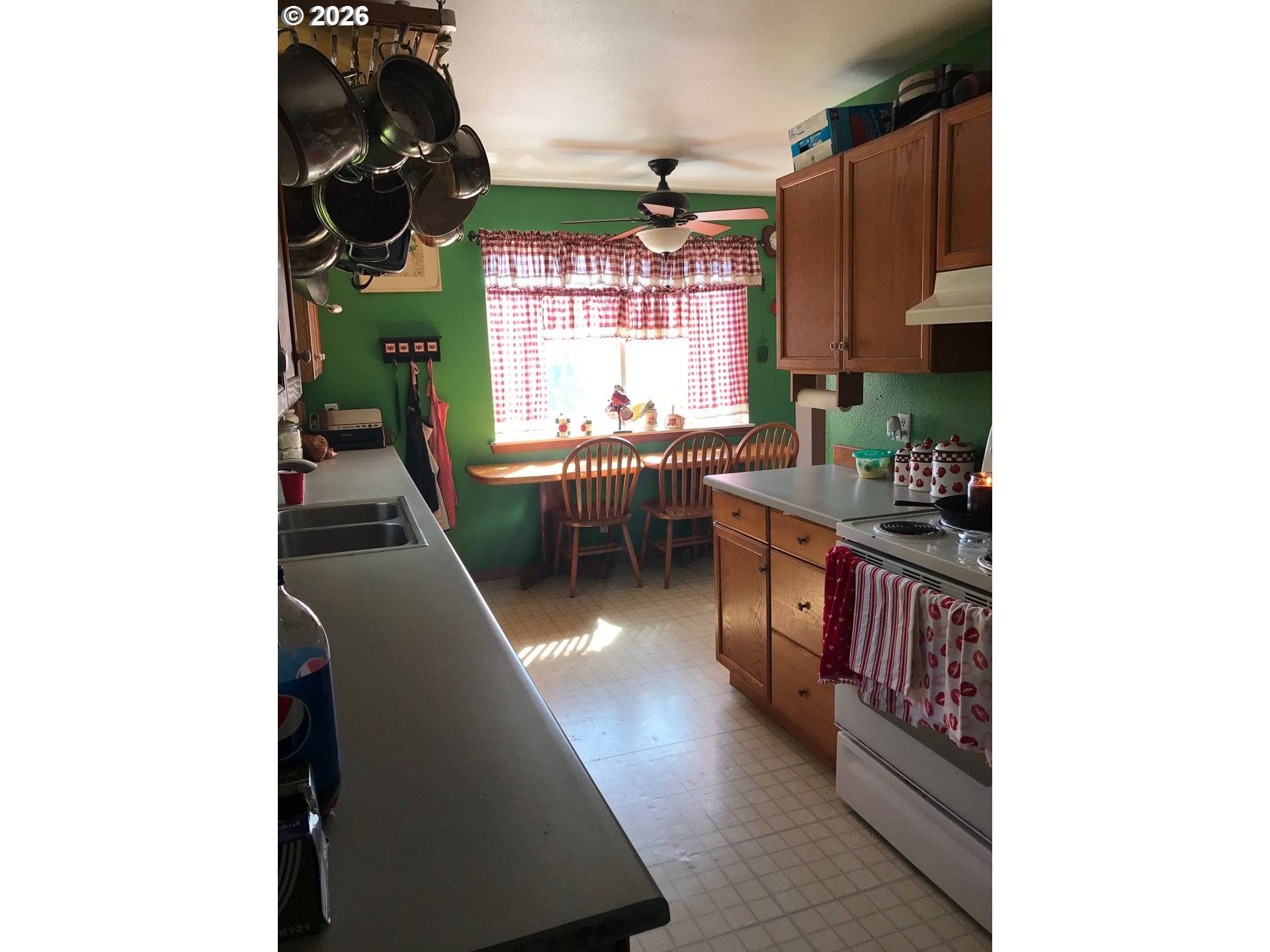 521 N BIRCH ST, Coquille, OR 97423