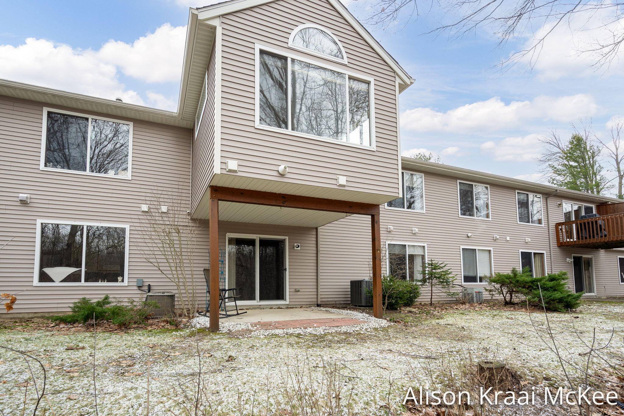 5923 W Lyn Haven DR SE, City Of Kentwood, MI 49512