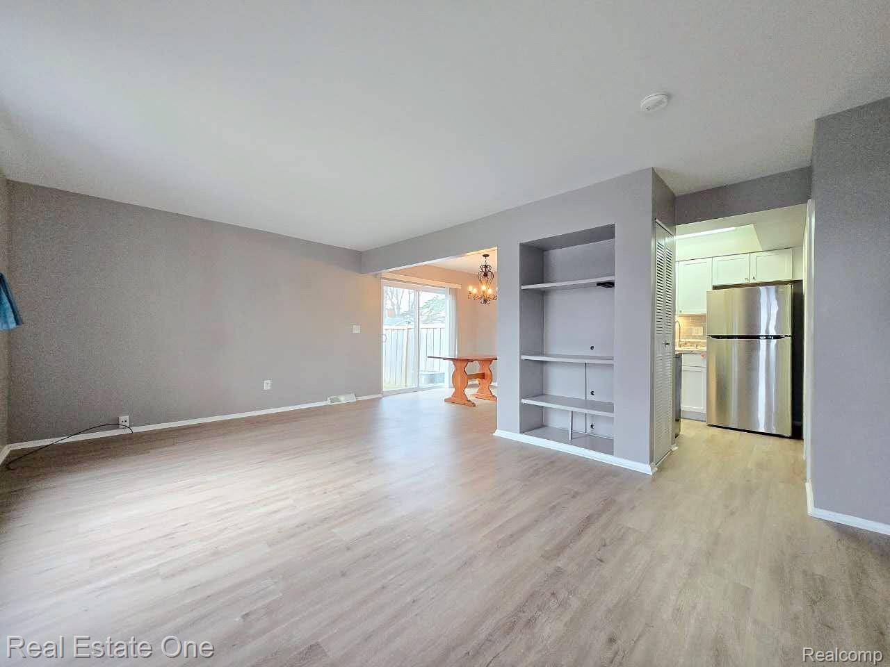 24128 Quad Park LN, Clinton Charter Township, MI 48035