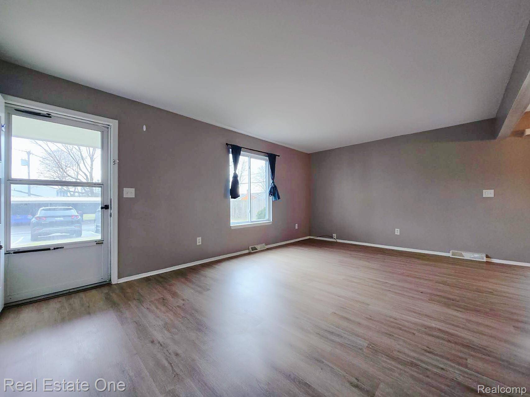 24128 Quad Park LN, Clinton Charter Township, MI 48035