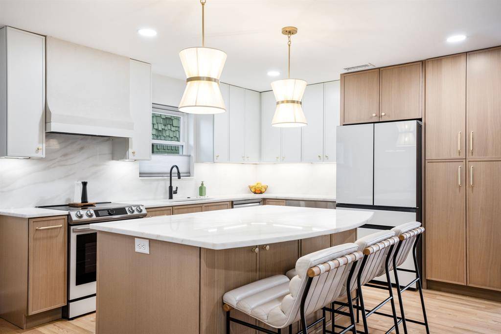 6833 Winchester Street, Dallas, TX 75231