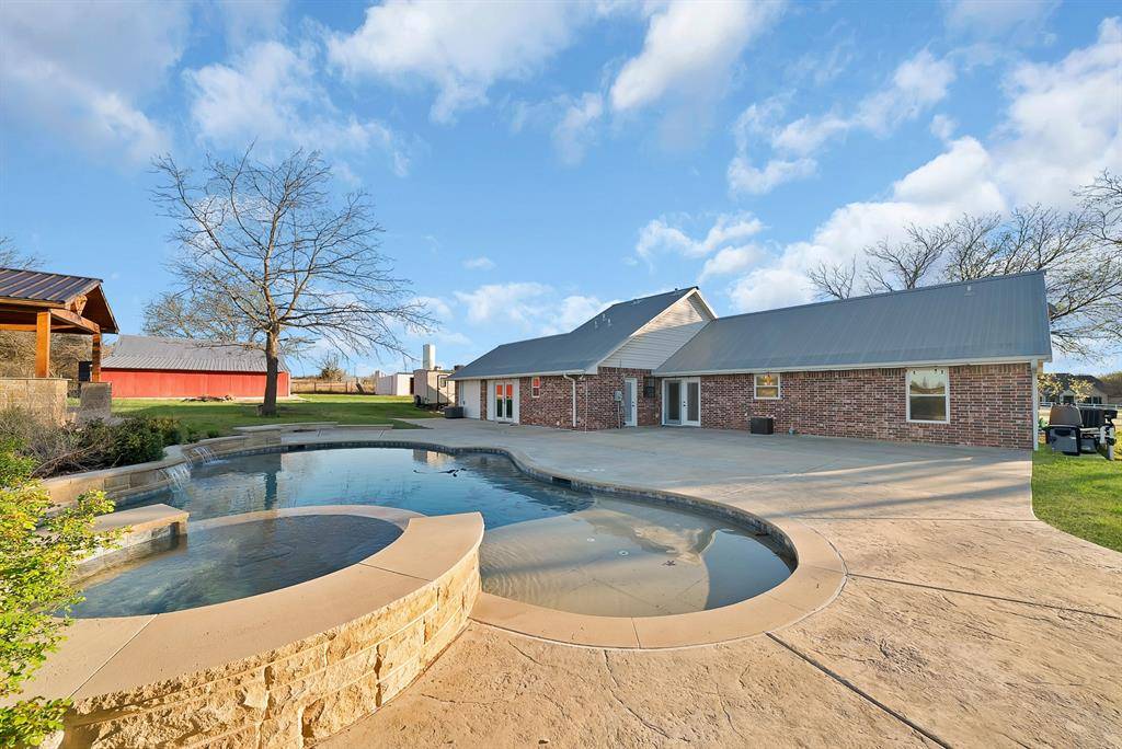 109 Pioneer Court, Waxahachie, TX 75167