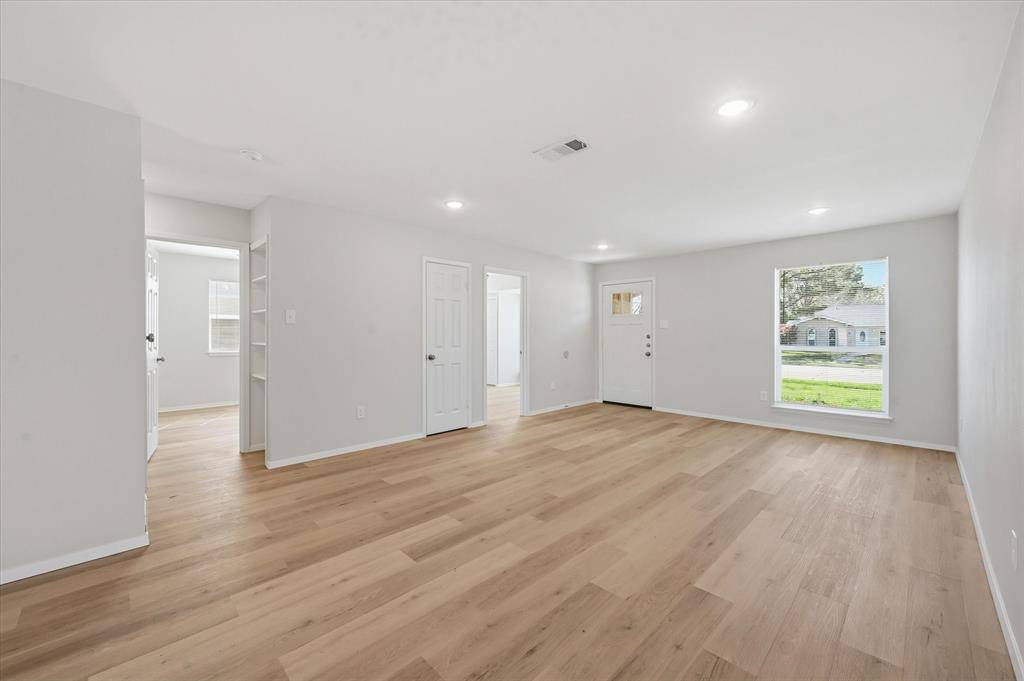 3833 Finley Road, Irving, TX 75062