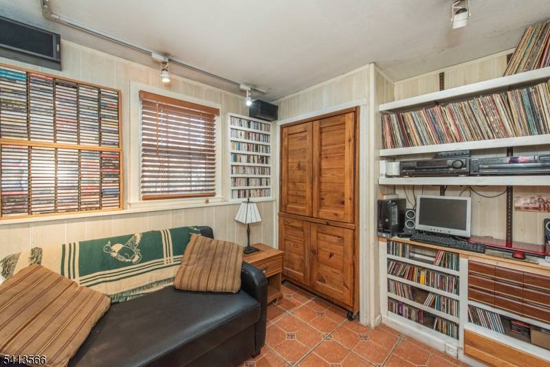 312 Cupsaw Dr, Ringwood Boro, NJ 07456