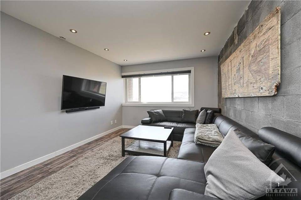 2041 Arrowsmith DR #104, Beacon Hill North - South And Area, ON K1J 7V7