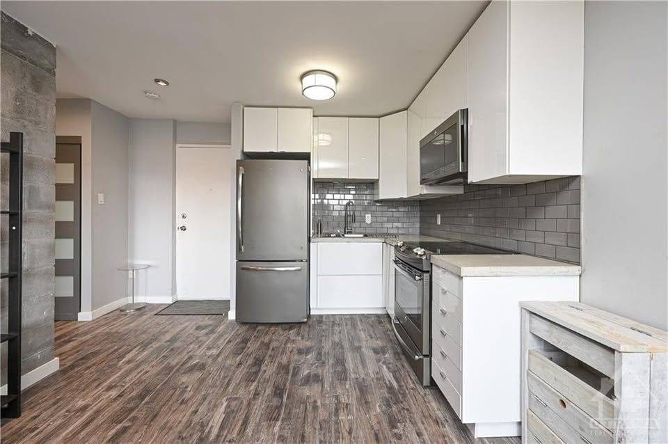 2041 Arrowsmith DR #104, Beacon Hill North - South And Area, ON K1J 7V7