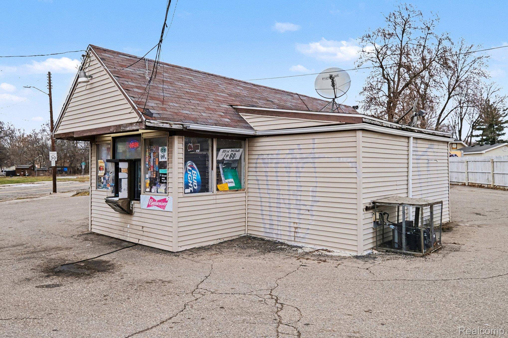 2702 N Franklin AVE, Flint, MI 48506