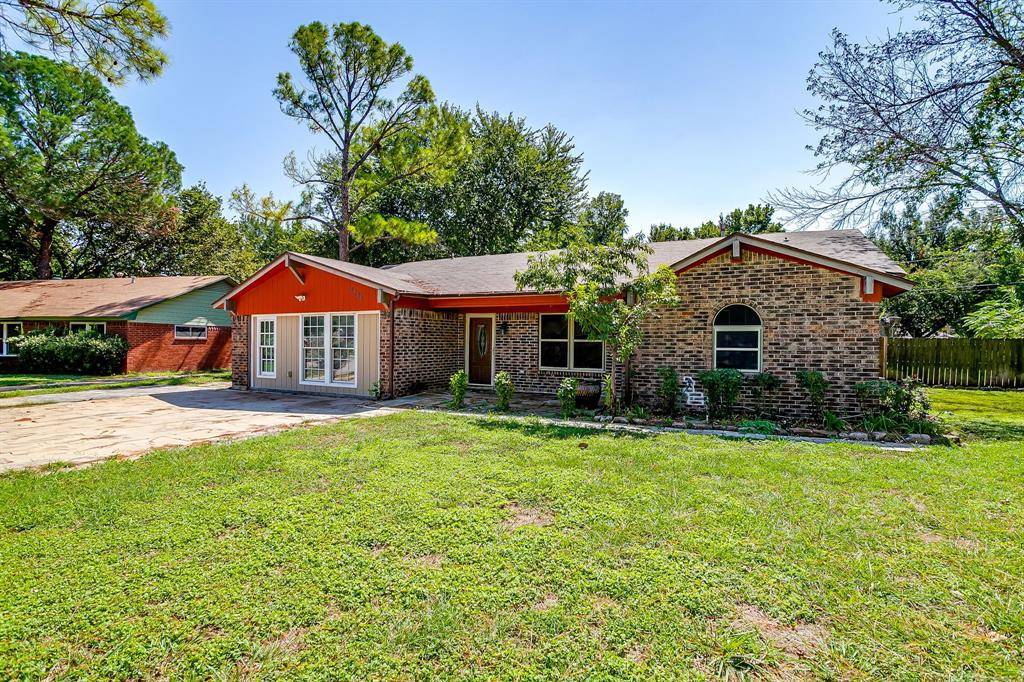 2728 Foxcroft Circle, Denton, TX 76209