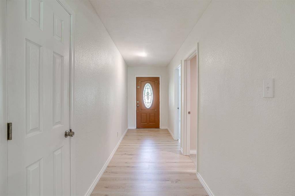 2728 Foxcroft Circle, Denton, TX 76209