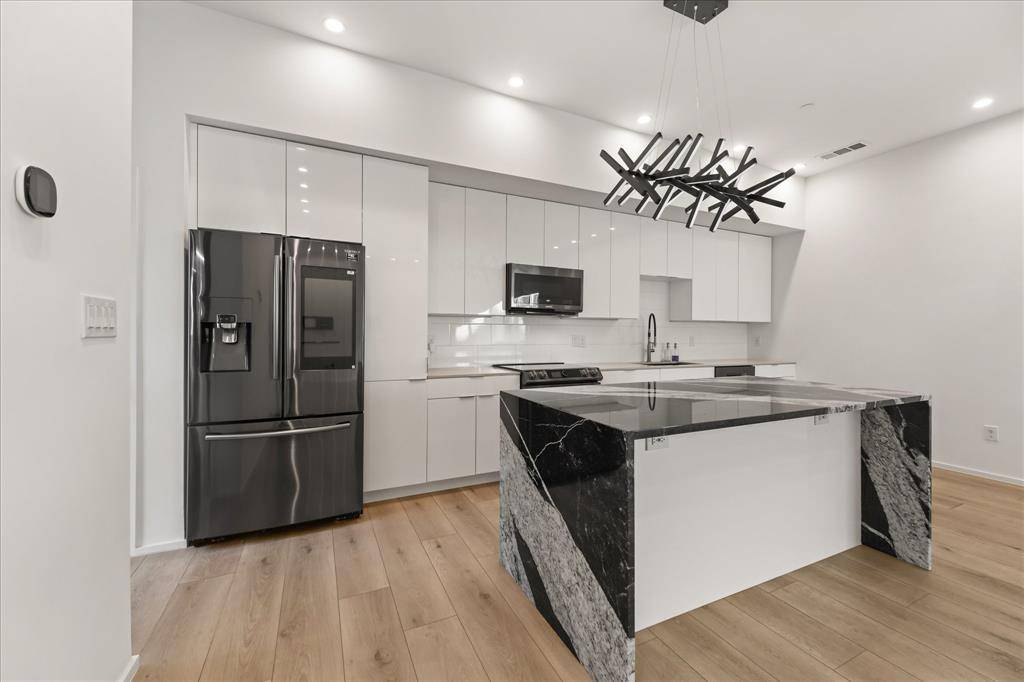 2001 N Prairie Avenue #106, Dallas, TX 75204