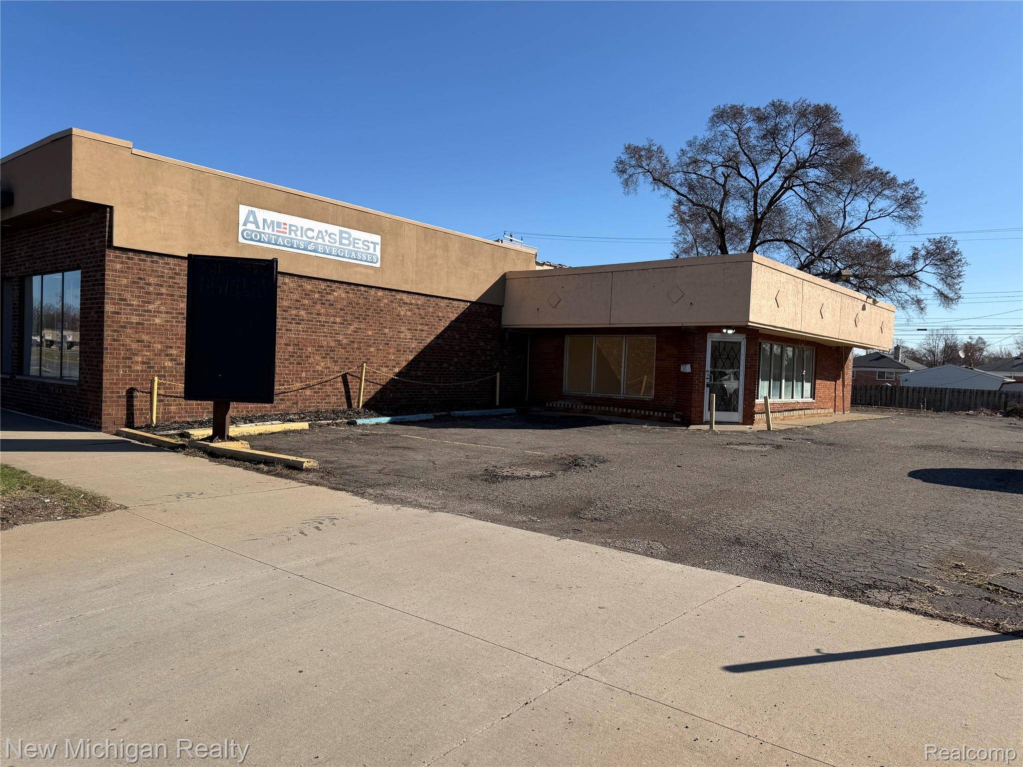 5347 Telegraph, Dearborn Heights, MI 48125