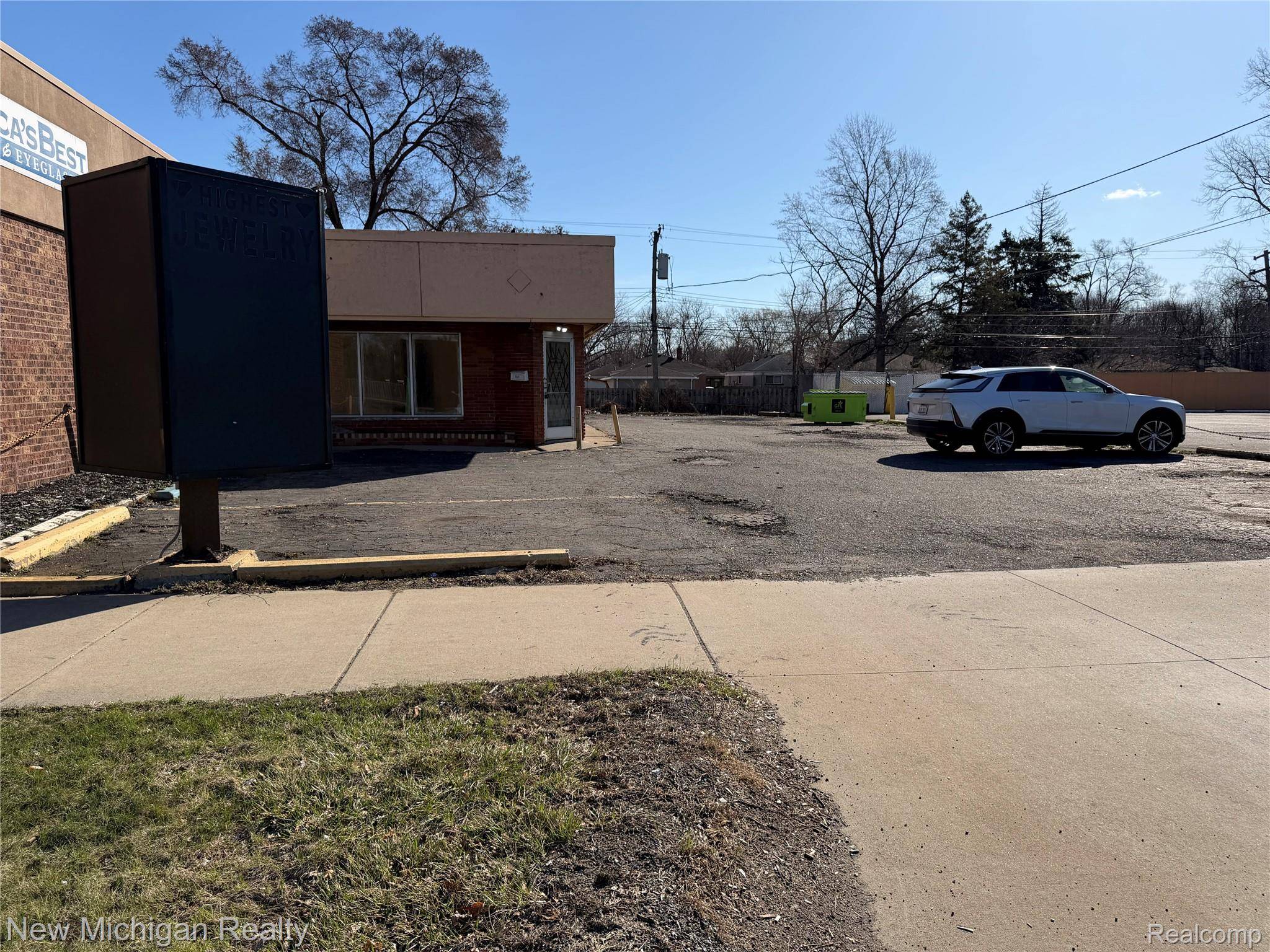 5347 Telegraph, Dearborn Heights, MI 48125