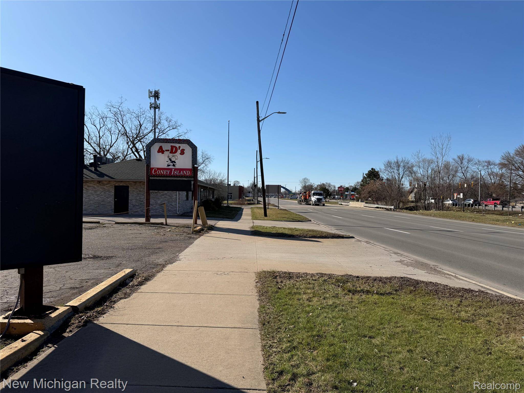 5347 Telegraph, Dearborn Heights, MI 48125