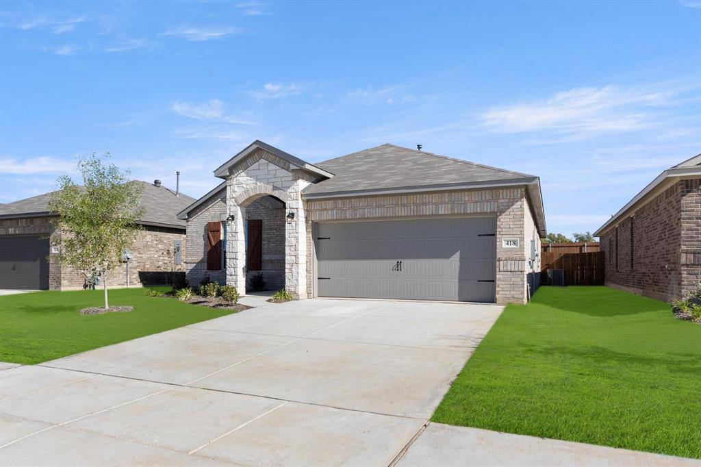 418 Comanche Drive, Cleburne, TX 76033