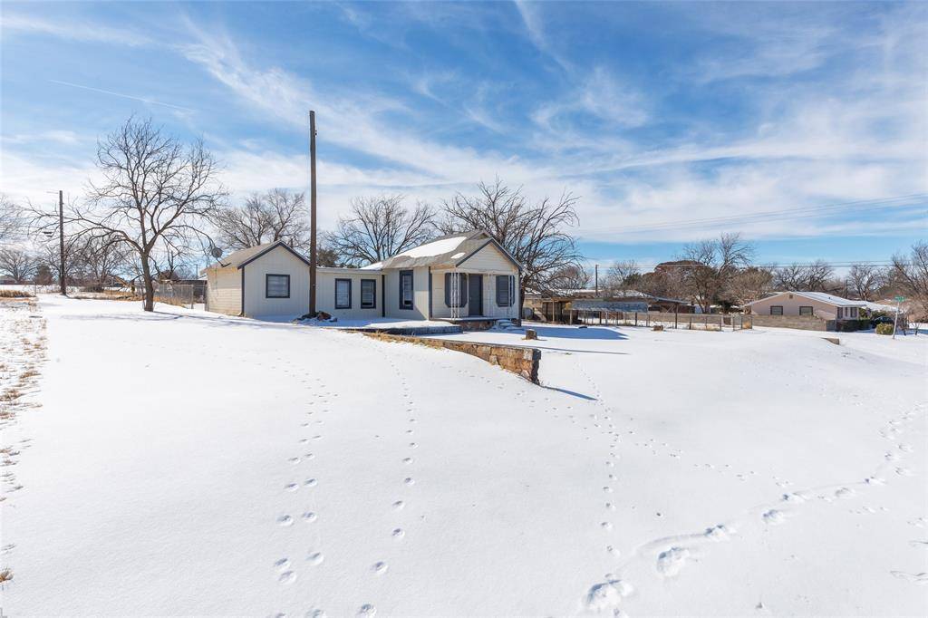 1902 Bristol Drive, Sweetwater, TX 79556