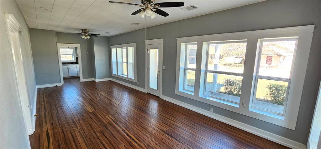 616 E 9th Street, Coleman, TX 76834