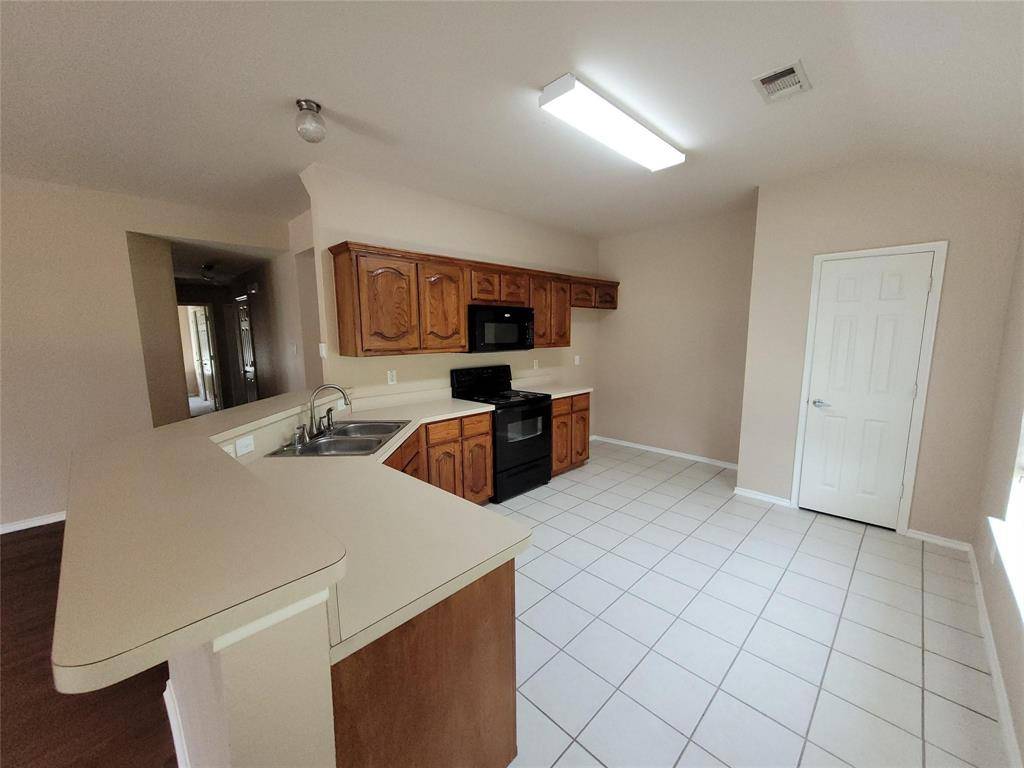 2851 Avery, Rockwall, TX 75032