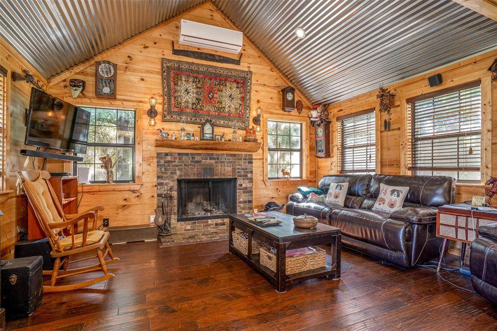 1293 Hcr 1425, Covington, TX 76636