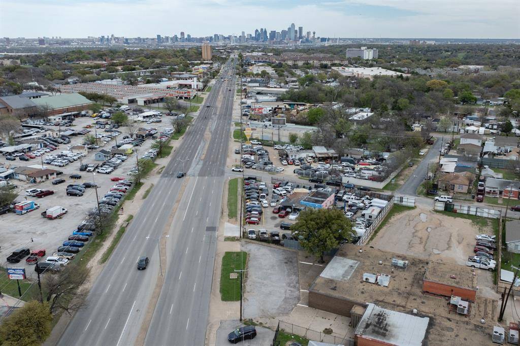 3000 Fort Worth Avenue, Dallas, TX 75211