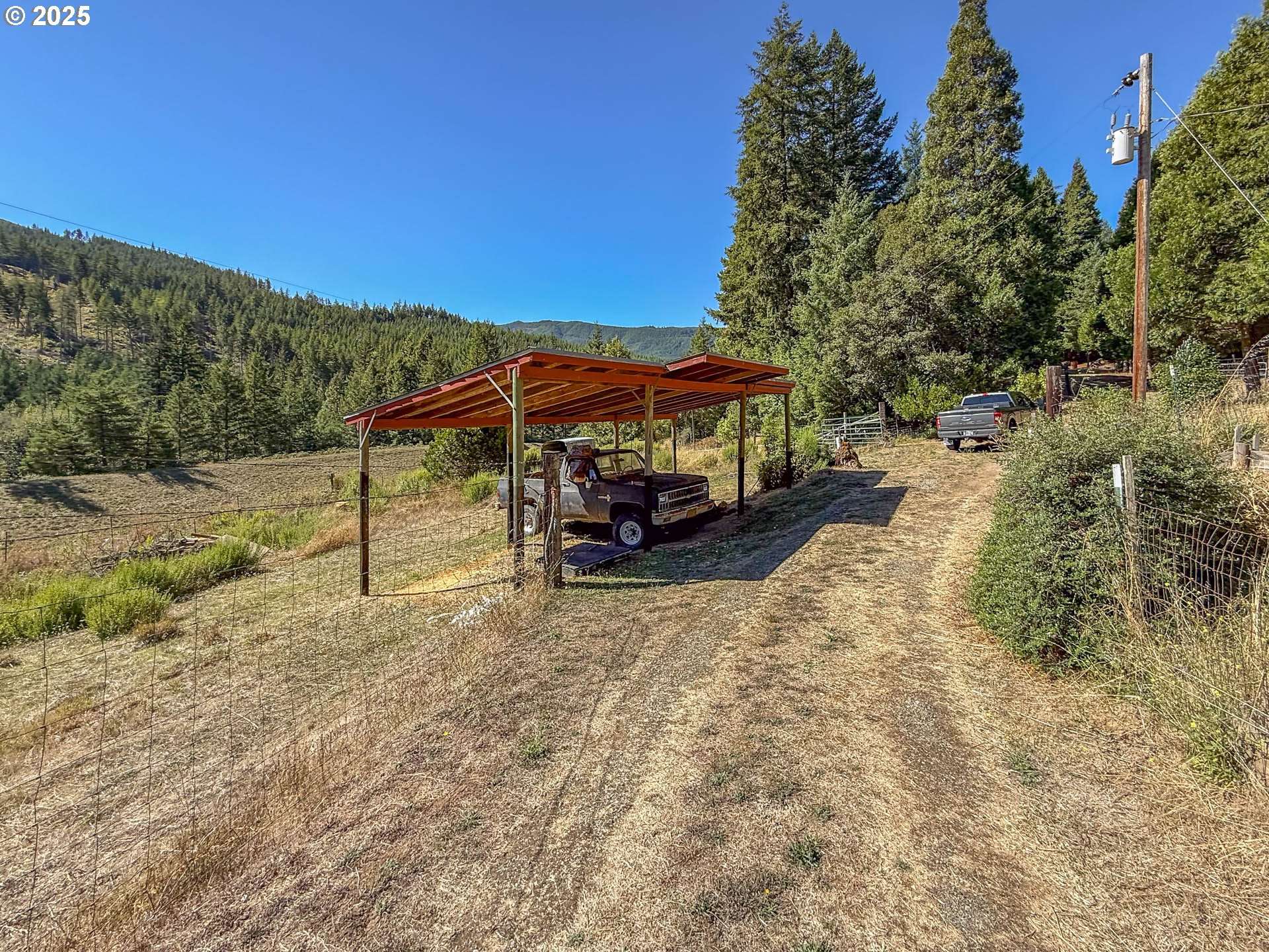 27001 STATE HIGHWAY 42, Camas Valley, OR 97416