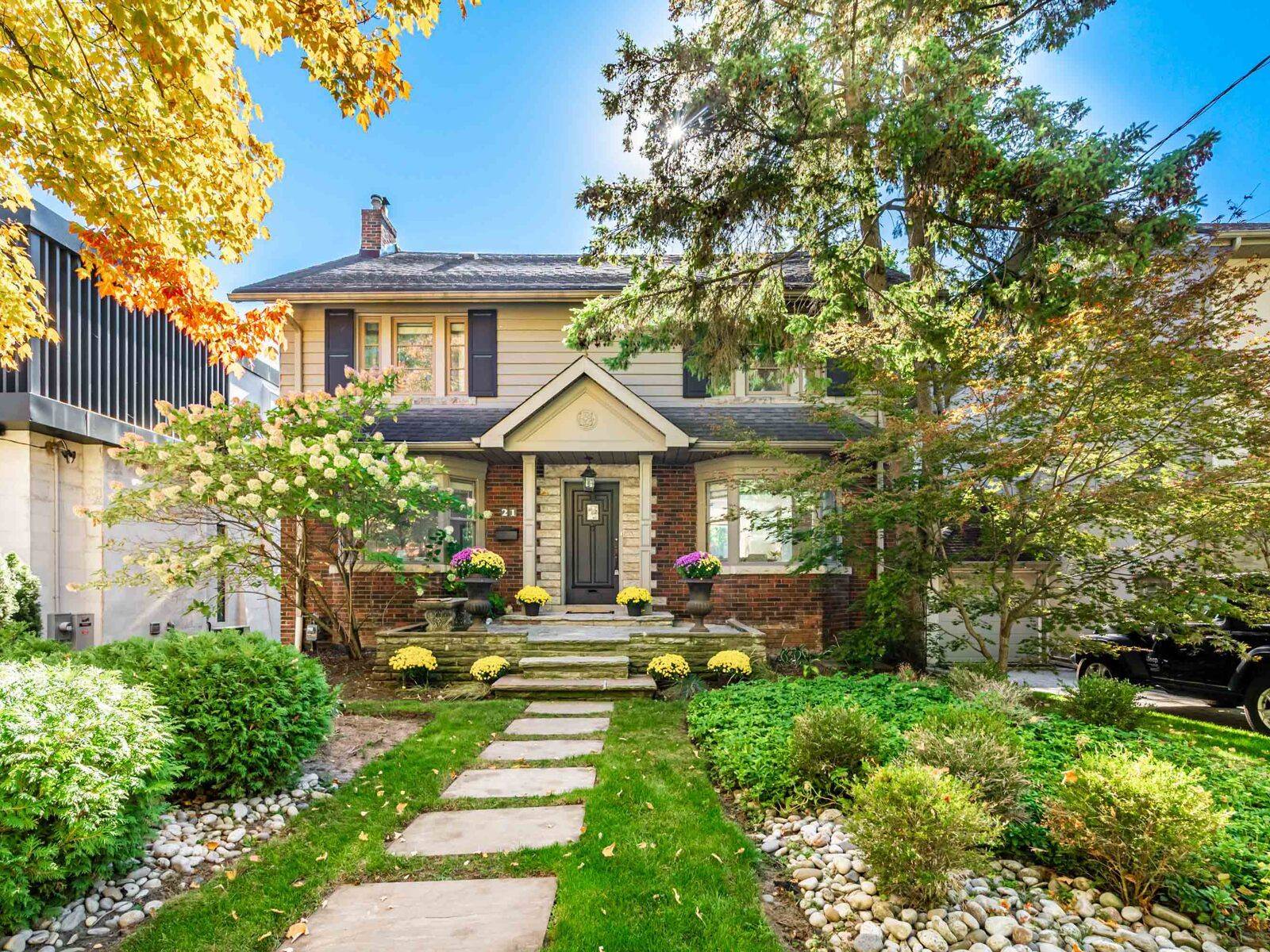 21 Cortleigh BLVD, Toronto C04, ON M4R 1K5