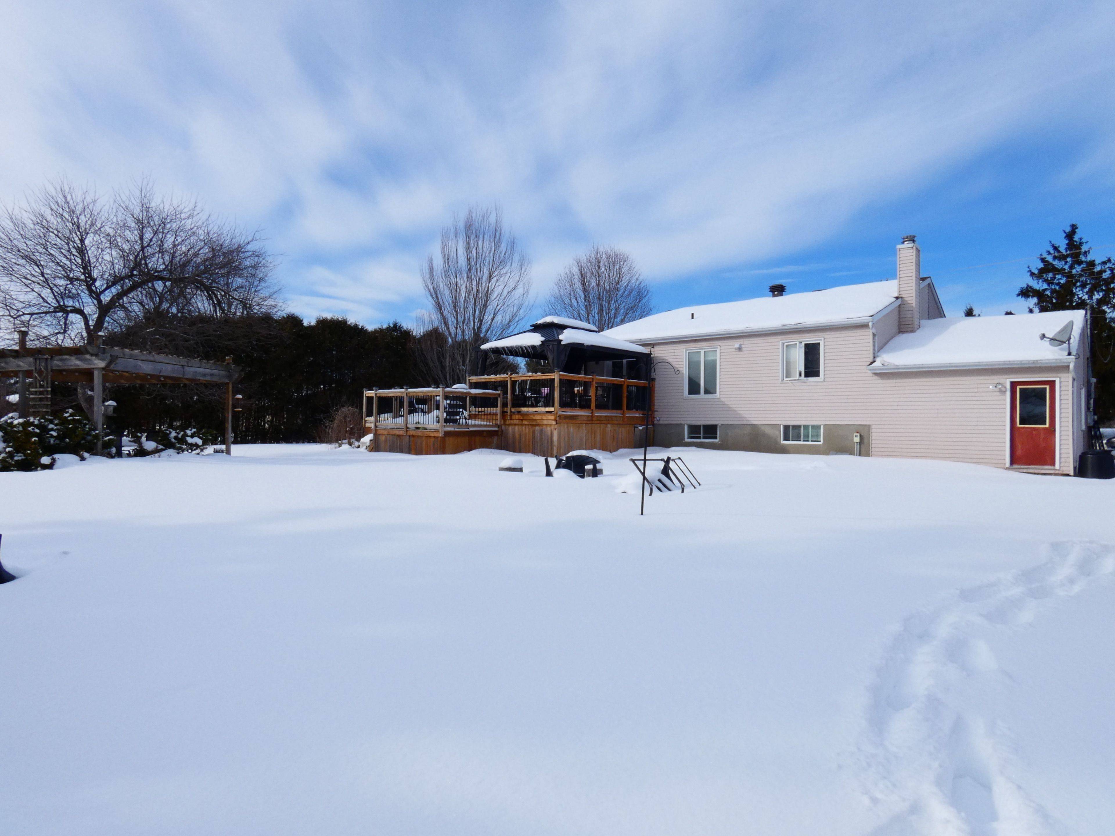 21 Ste Therese BLVD, Russell, ON K0A 1W0