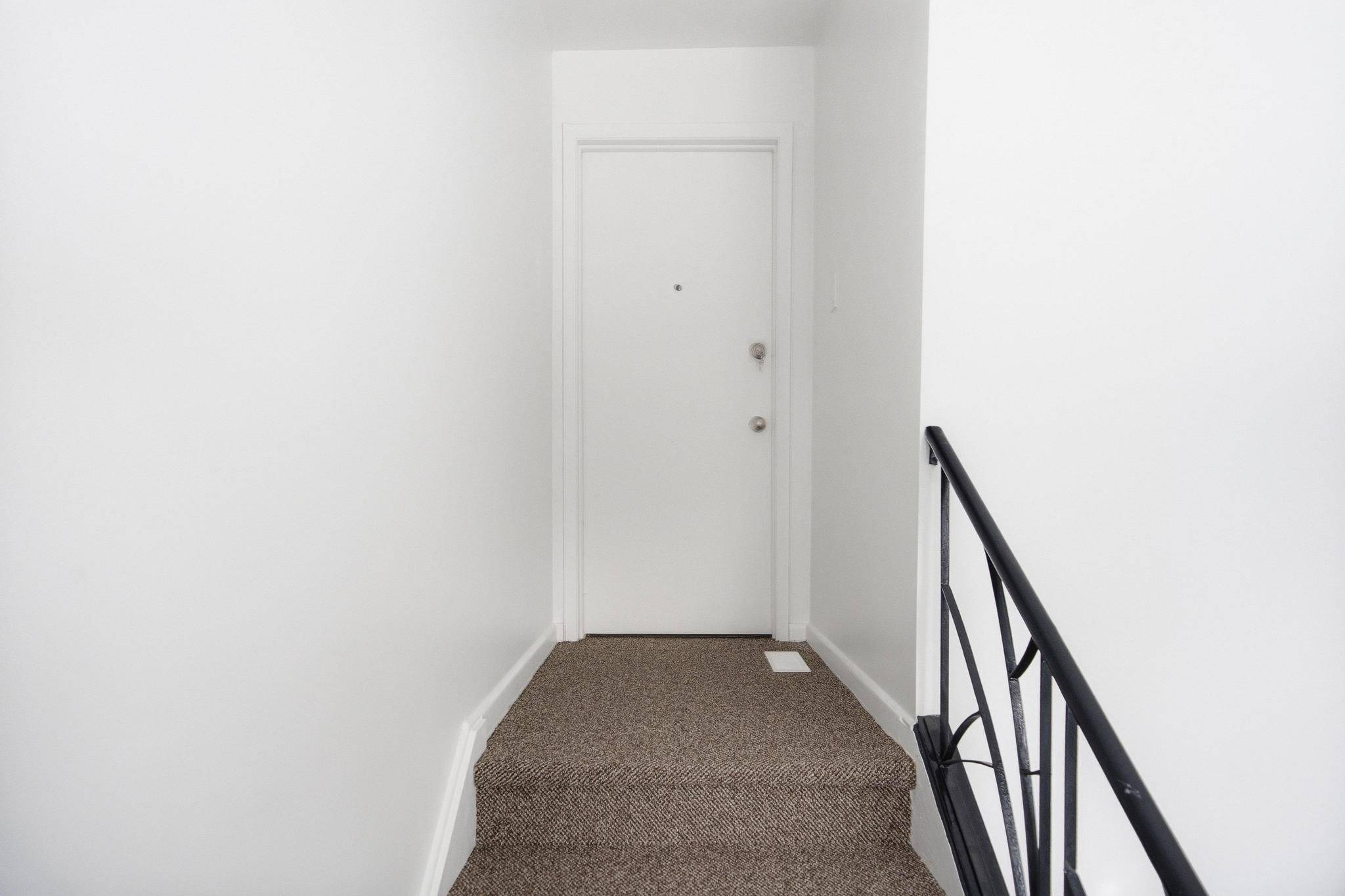 896 Pinewood CRES #2, Britannia Heights - Queensway Terrace N And Area, ON K2B 5Y4