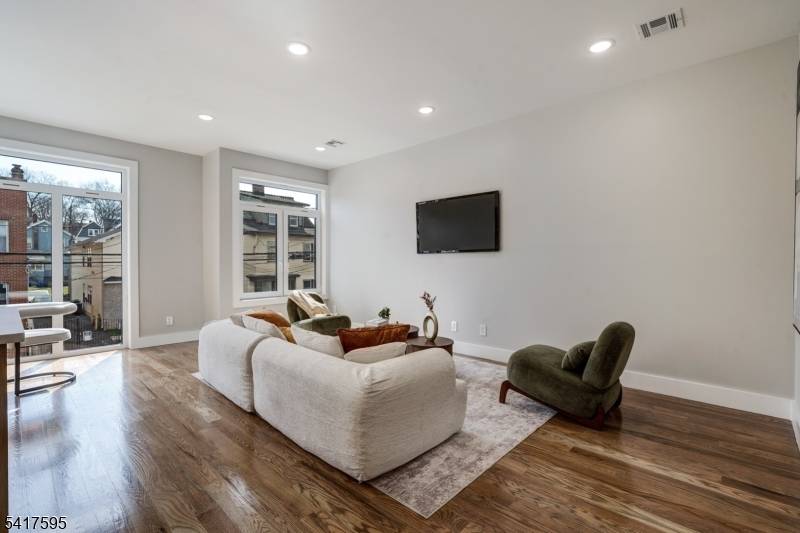 31 Grace St, Irvington Twp., NJ 07111